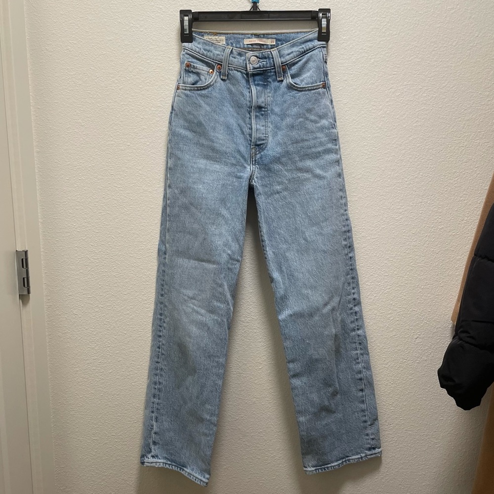 Levi’s Ribcage Stretch Cropped Ankle Jeans